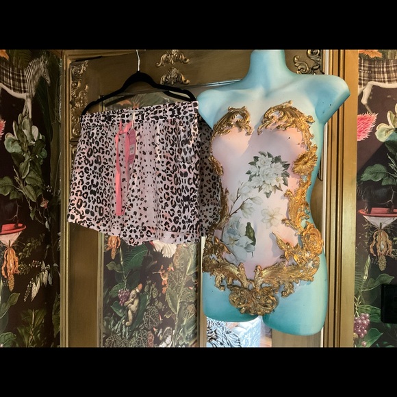 PETER ALEXANDER BNWT LEOPARD PRINT SHORTS SIZE L - Picture 2 of 3